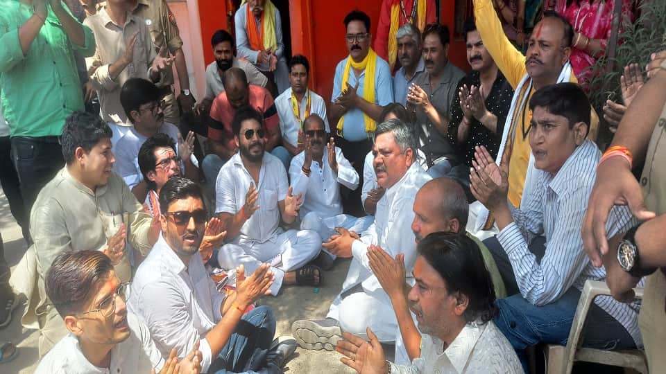 Agra Protest: Brahmin Community Angry Over Flags Incident at Parshuram Chowk