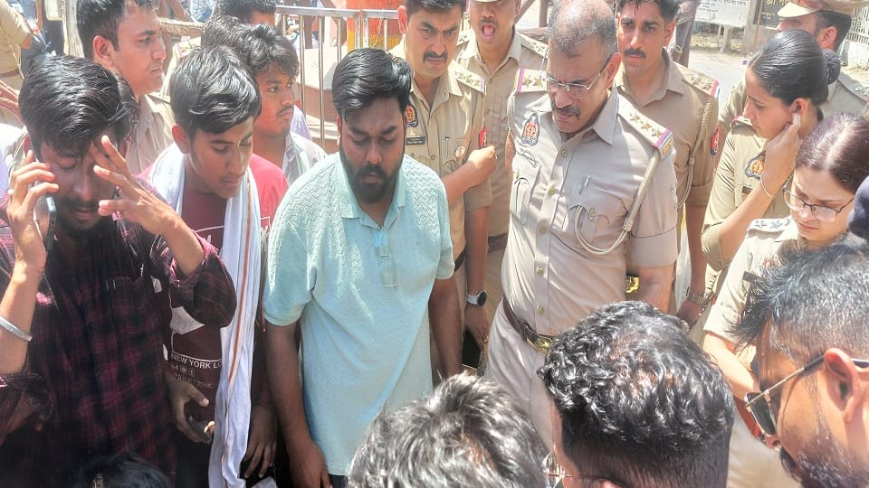 Agra Protest: Brahmin Community Angry Over Flags Incident at Parshuram Chowk