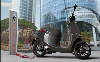 Petrol Bikes Be Banned by 2028? Govt’s Bold EV Shift Faces Infrastructure Hurdles