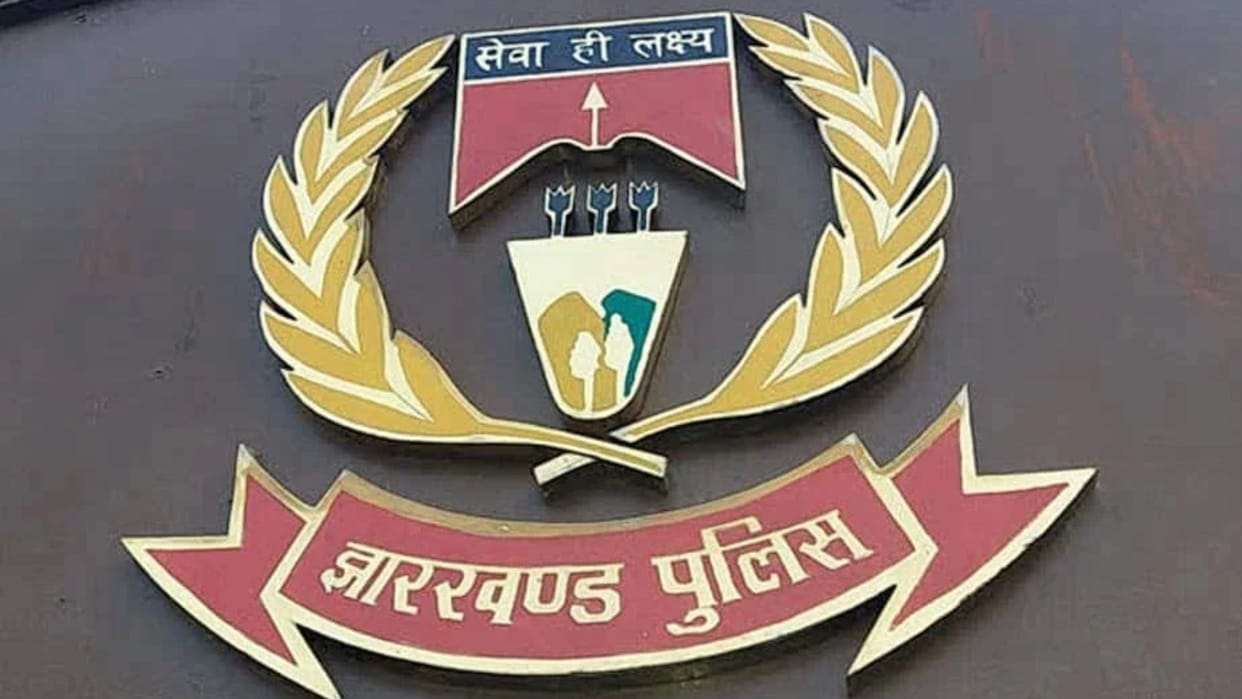 Major action in Jharkhand 28 policemen suspended simultaneously accused of colluding with accused