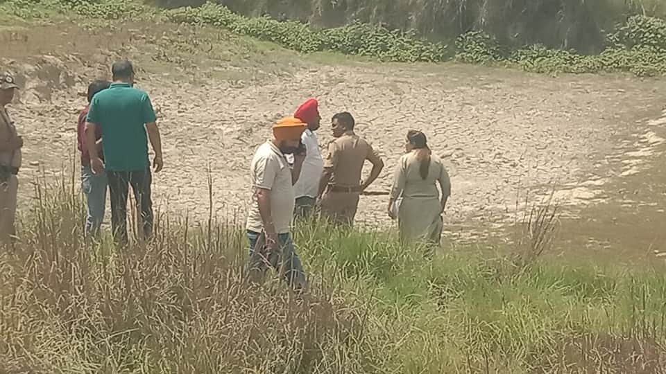 UP Train Robbery Rampur Sampark Kranti Armed Miscreants Loot Salesman Security Lapse Raises Questions