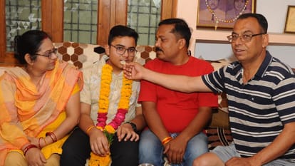 CBSE 10th Result: Jhansi's bright students brought glory to the nation