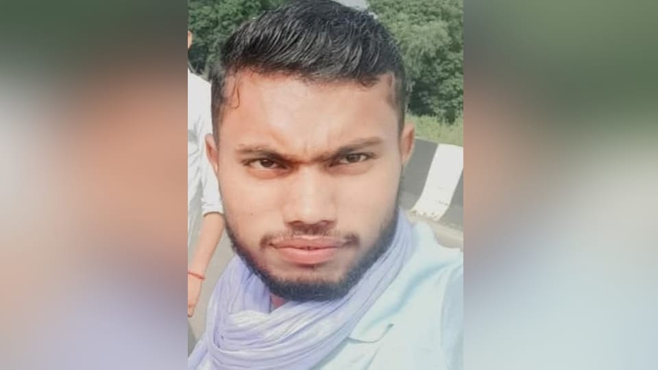 Shamli: Lightning fell on a young man working in the fields, he died on the spot, his body turned like coal
