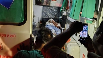 Amethi: Husband killed, wife and son injured in bike collision, three other youths also injured