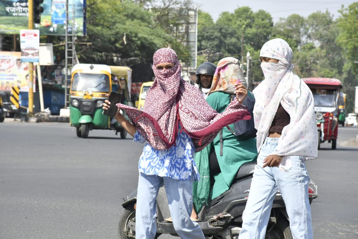 MP Weather Today: Heatwave Intensifies in Madhya Pradesh; Heatwave Alert Issued for 20 Districts Today as Merc