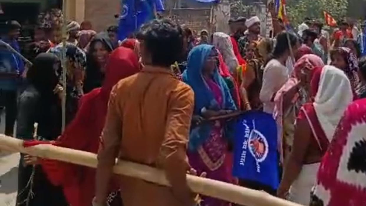 Varanasi news of Two Organizations Face Off Over Posters and Flags Blockade Staged