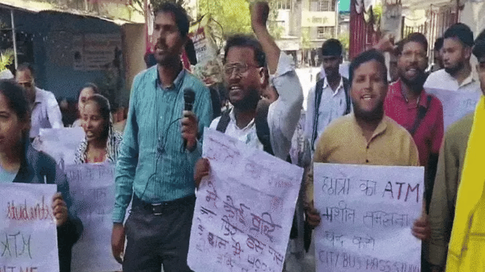 Indore News City bus pass prices hiked as Mayor Pass Scheme ends causing student protests