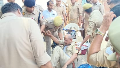 Violence in Varanasi ACP Sustains Head Injury from Stone-Pelting Amidst Dispute Between Two party