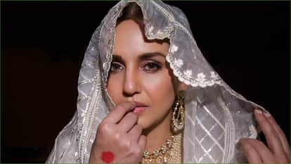 Huma Qureshi shares her stylish and stunning photos with shayri Rumored boyfriend Rachit Singh Reacts