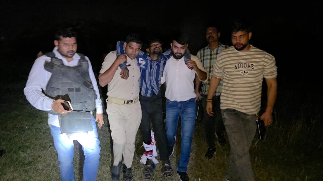 Orai Half Encounter Three Interstate Thieves Crippled by Police Fire Theft Plot Being Hatched in the Bushes