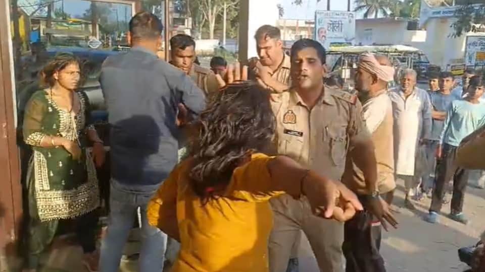Women clash outside police outpost in Muzaffarnagar over money dispute, police intervene