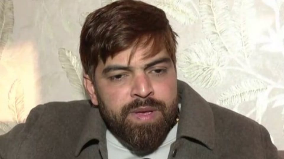 गायक मासूम शर्मा पाखंड पर फिर बरसे: बोले, धमकियों से नहीं डरता, आवाज उठाऊंगा; ‘फिल्मी बाबा’ गाना रिलीज