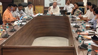 UP: 'If school puts pressure on buying uniforms, books and shoes, strict action will be taken', Meerut DM warn