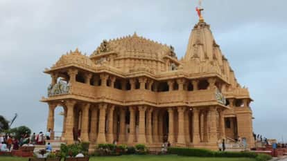 UP Government to Organize Somnath Pilgrimage for Students; 1,008 Devotees to Arrive Carrying Water from Se