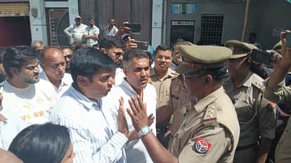 Protest Continues for 15th Day at Central Market Meerut, Women Seek Government Relief to Save Homes and Shops