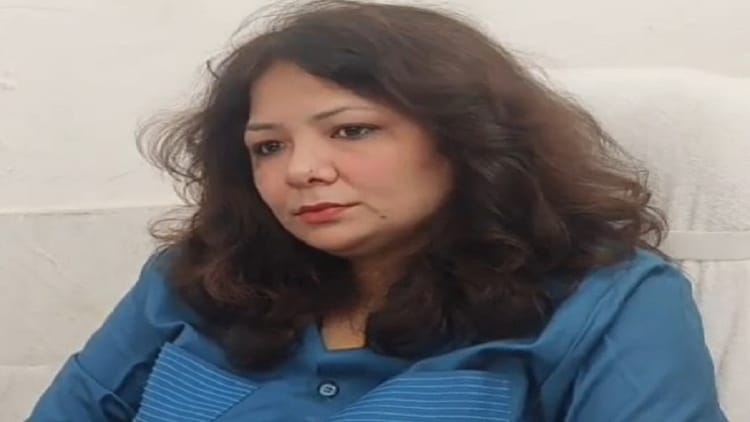 फिरोजाबाद में प्रशासनिक भूचाल:तहसीलदार ने उच्चाधिकारी पर लगाए भ्रष्टाचार के  संगीन आरोप, दर्ज कराई एफआईआर - Tundla Tehsildar Rakhi Sharma Levels Serious  Allegations ...