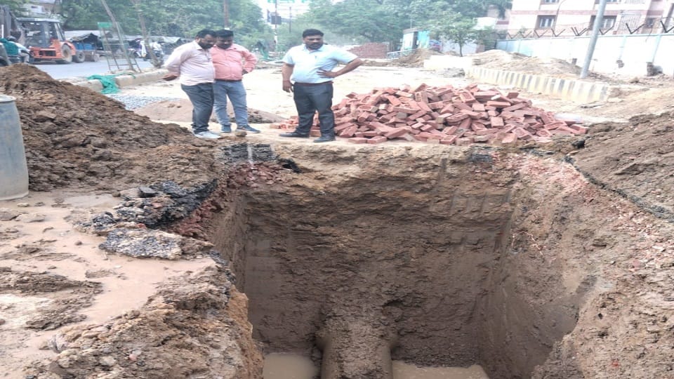 Fine of  five lakhs for negligence Found in CM Grid Scheme Works