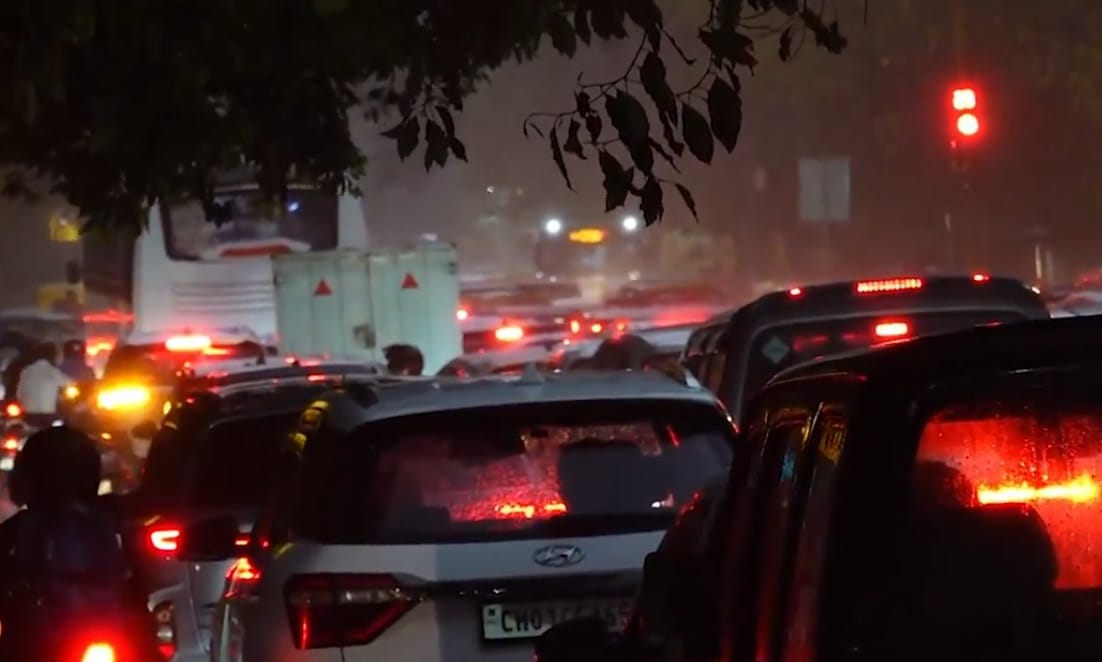 Rain in Delhi and ncr bringing relief to people from the heat