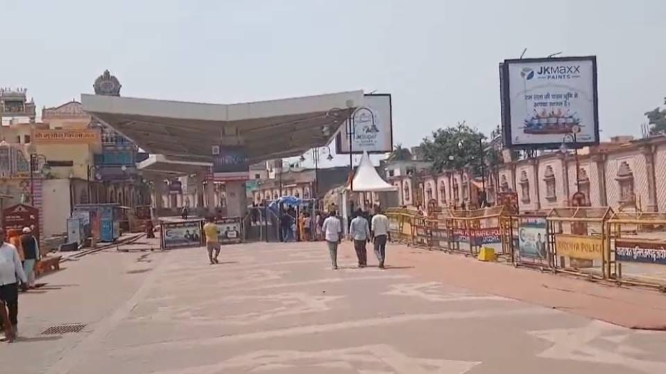 crowd of devotees at Ram Temple heaviest during morning and evening Due to heat and intense sunlight