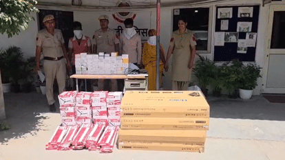 Police caught woman and her two sons for buying stolen goods in Delhi