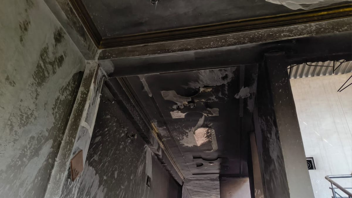 UP: नई दुकान के लिए घर में रखा था इलेक्ट्रॉनिक सामान, शॉर्ट सर्किट से लगी आग; बाल- बाल बचा पांच साल का मासूम