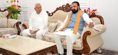 Bihar News JDU President Nitish Kumar came to meet CM Samrat Chaudhary, Vijay Chaudhary was with him