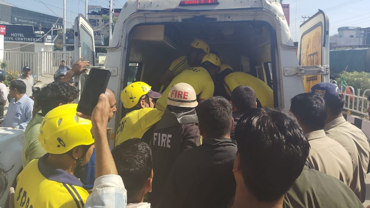 Car and truck collide near ISBT SDRF rescues trapped person Dehradun News