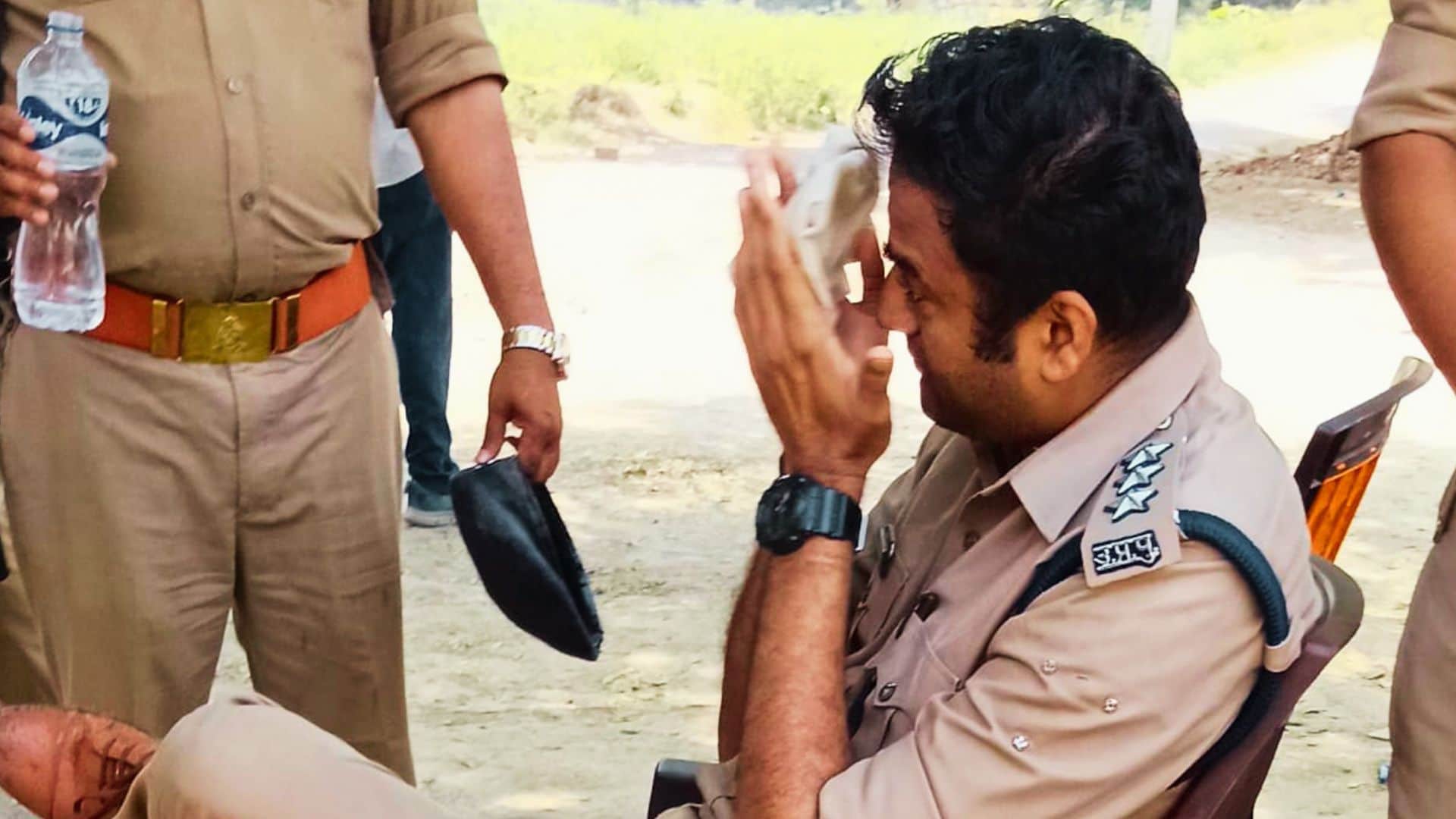 Mob Leaves ACP Bleeding Unrest in Varanasi 7 Policemen Injured FIR Against 61 people 4 Arrested