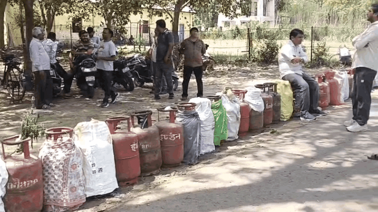 long queue for gas cylinders in Muradnagar formed at 4 am had still not dispersed by afternoon