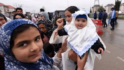 irst batch of 431 Haj pilgrims leaves from Srinagar