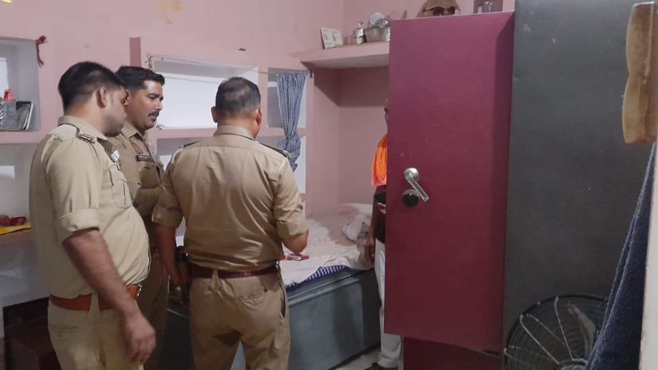 Auraiya: Thieves Target Soldier's House, Make Off with Jewelry