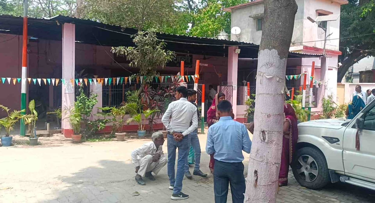 Bihar Wedding Called Off After the Jaimala Ceremony Massive Brawl Ensues vaishali News hajipur news