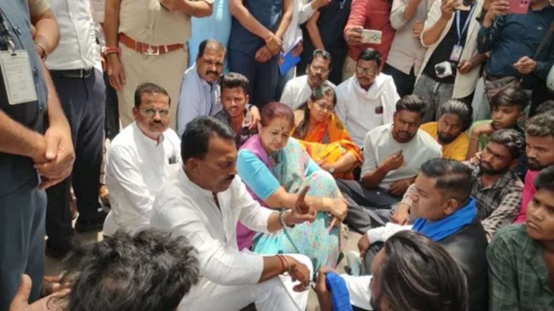 आंबेडकर विवाद में समझाइश के लिए पहुंचे मंत्री और विधायक