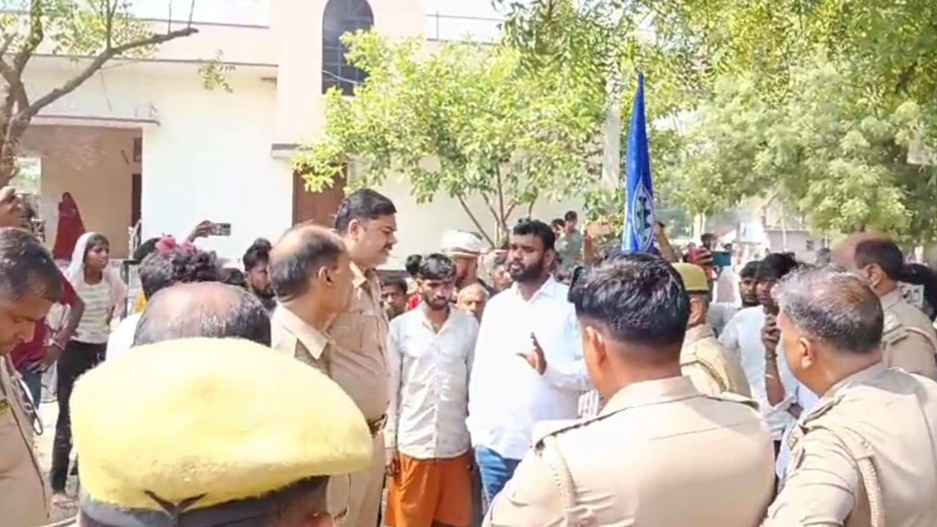 Mob Leaves ACP Bleeding Unrest in Varanasi 7 Policemen Injured FIR Against 61 people 4 Arrested