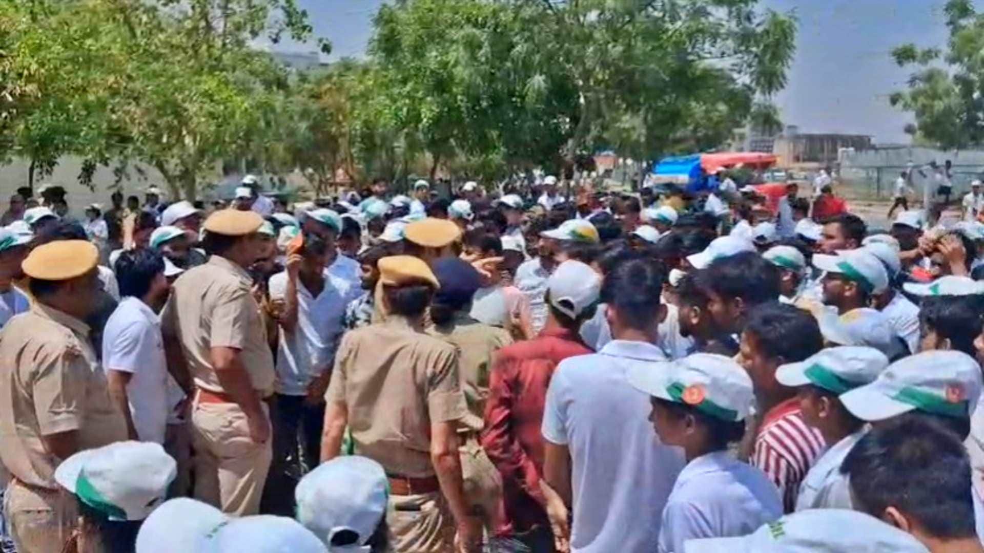 Neemrana Workers Protest 250 Contract Labourers Stage Demonstration Outside Nidec India Plant