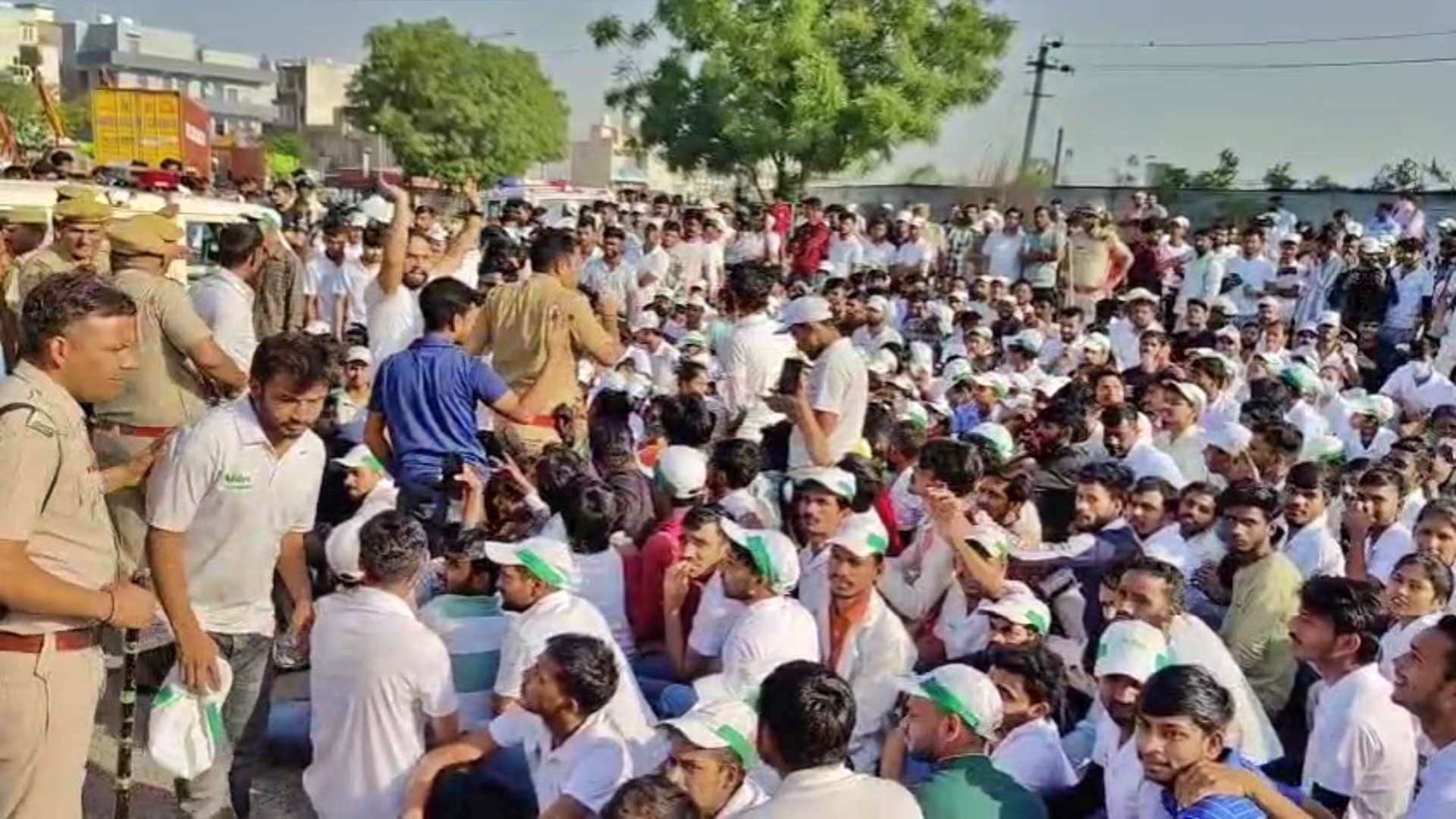 Neemrana Workers Protest 250 Contract Labourers Stage Demonstration Outside Nidec India Plant