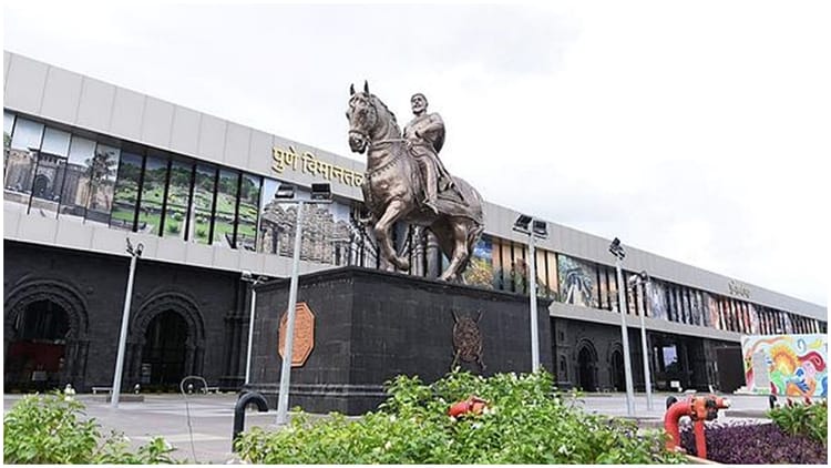 पुणे एयरपोर्ट पर परिचालन बहाल: वायुसेना के विमान की हार्ड लैंडिंग से बाधित हुआ था रनवे; कई उड़ानें हुई थी रद्द