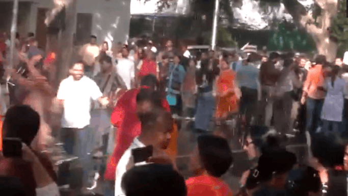 राहुल के घर का घेराव करने पहुंचे भाजपा नेता-कार्यकर्ता