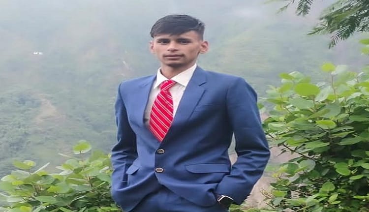 Champawat: खेलकूद प्रतियोगिता के दौरान गले में भाला लगने से पॉलिटेक्निक छात्र की मौत, परिवार में मचा कोहराम