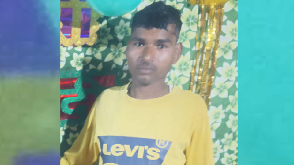 Hardoi: "I won't be coming to duty today; I am going to commit suicide"... Body found hanging from a noose