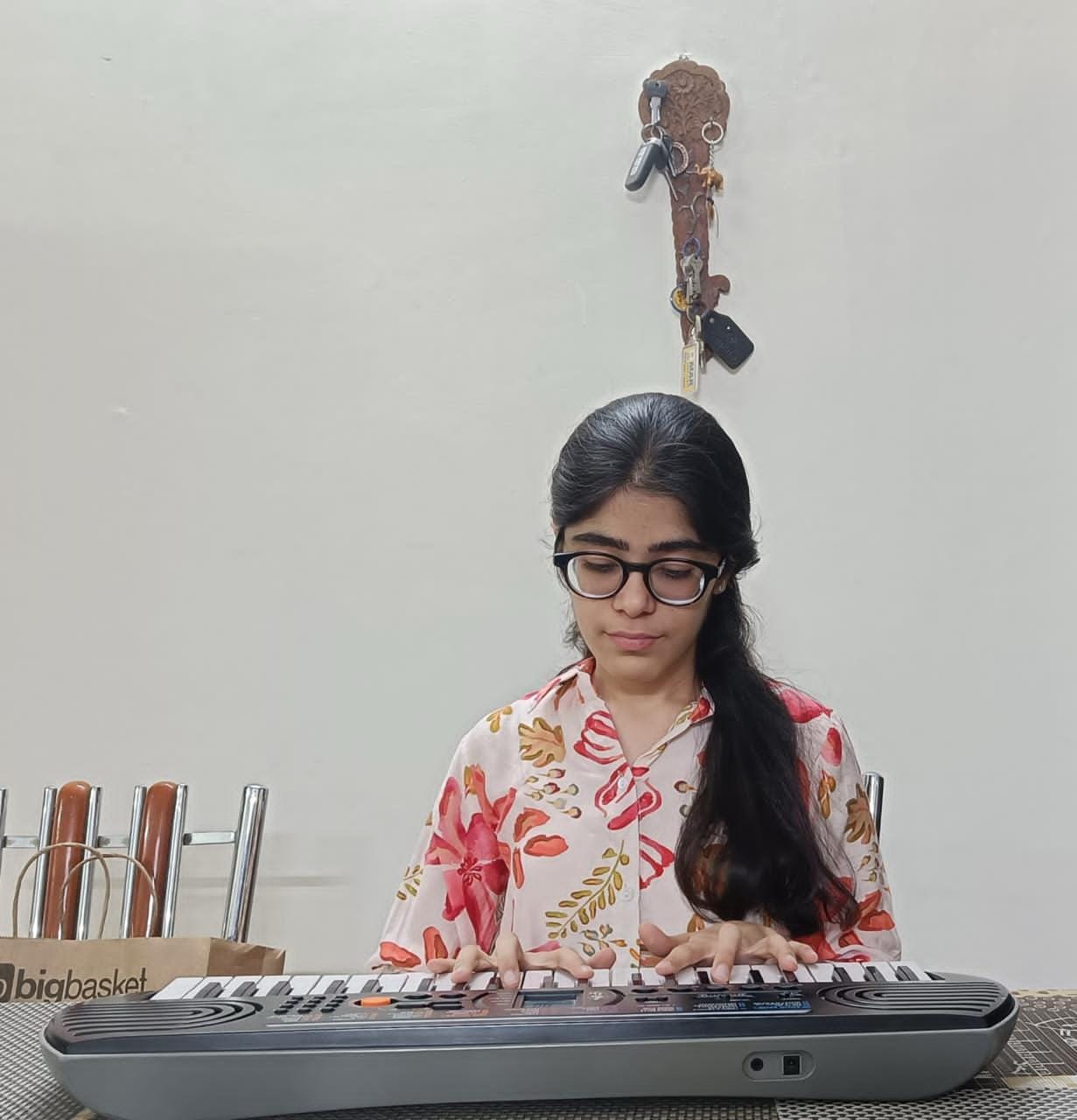 Indore: Despite having to take two exams at the same time, a daughter of Indore scored 99.4% marks in the Clas