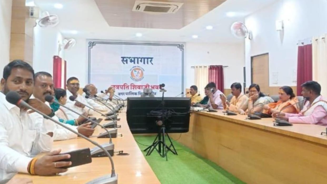 Exposure Visit Kashi Corporators Remark Indore and Ujjain Sanitation Systems Are Superior