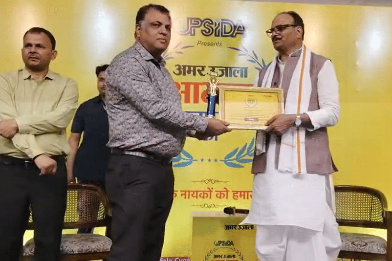 Kanpur Event Dy CM Brajesh Pathak Felicitates Doctors and Social Workers