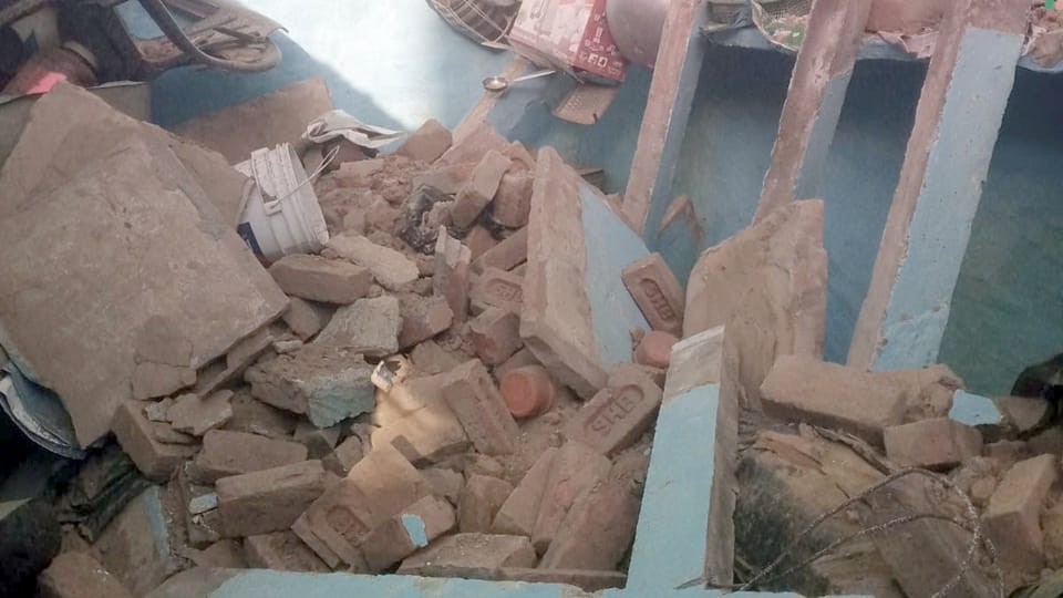 Moradabad Storm News Many Dead many Injured, Power Cut in 50 plus Villages for 10 to12 Hours