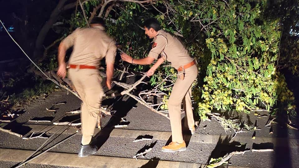 Moradabad Storm News Many Dead many Injured, Power Cut in 50 plus Villages for 10 to12 Hours