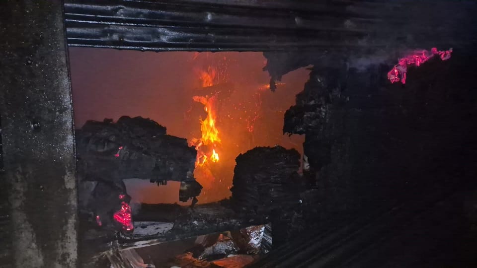 Massive Fire Breaks Out at Katra Bazar Vegetable Market in Shikohabad