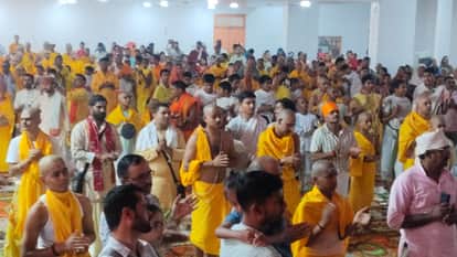 Akshaya Tritiya 2026 Devotees performed ritual baths and acts of charity and engaged in shopping in varanasi