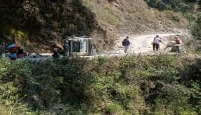 Bolero full of wedding guests went out of control and overturned on the road in kapkote