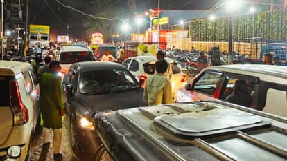 Temperature Hits varanasi Two-Hour Traffic Jam Spanning Two Kilometers People Left Sweltering No Relief