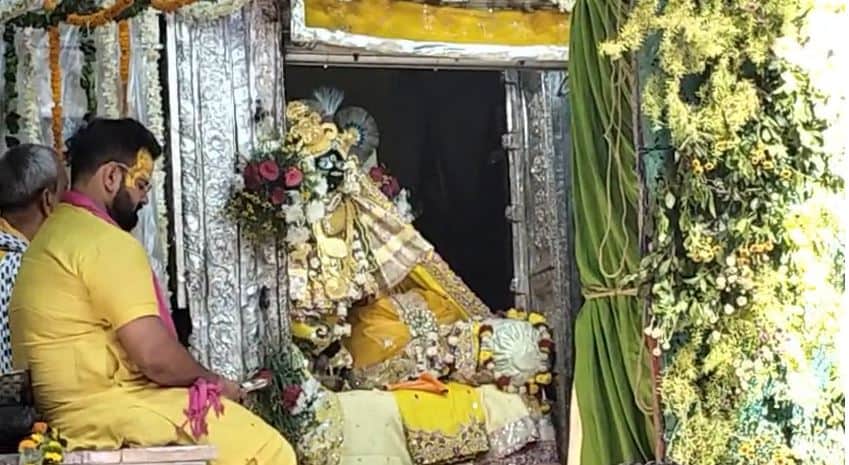 Akshaya Tritiya 2026: Massive Rush for Banke Bihari Charan Darshan in Vrindavan